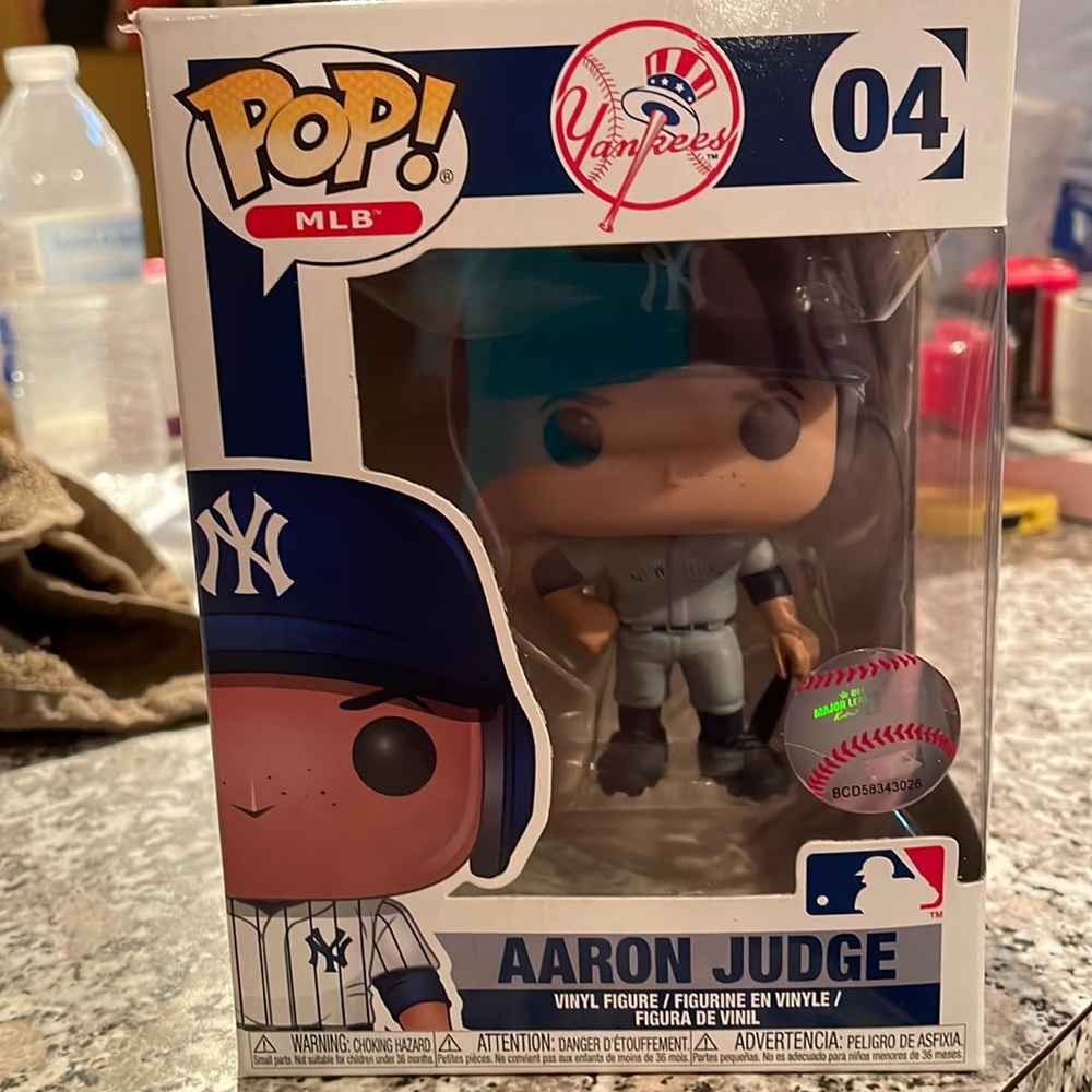 Funko POP!  AARON JUDGE NY YANKEES #4 never opened PAY THE MAN!!!!!!!!!!!!!!!